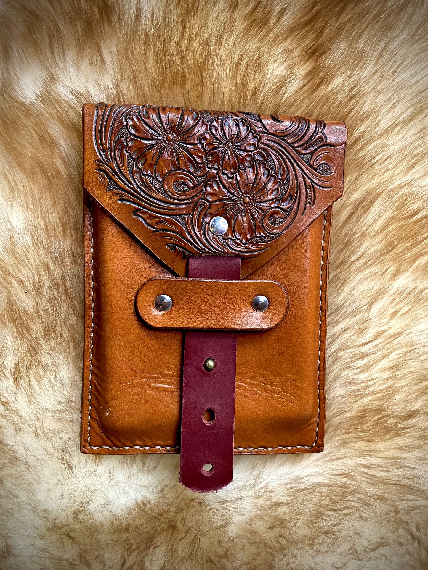 Leather Rear Cinch Phone Pouch