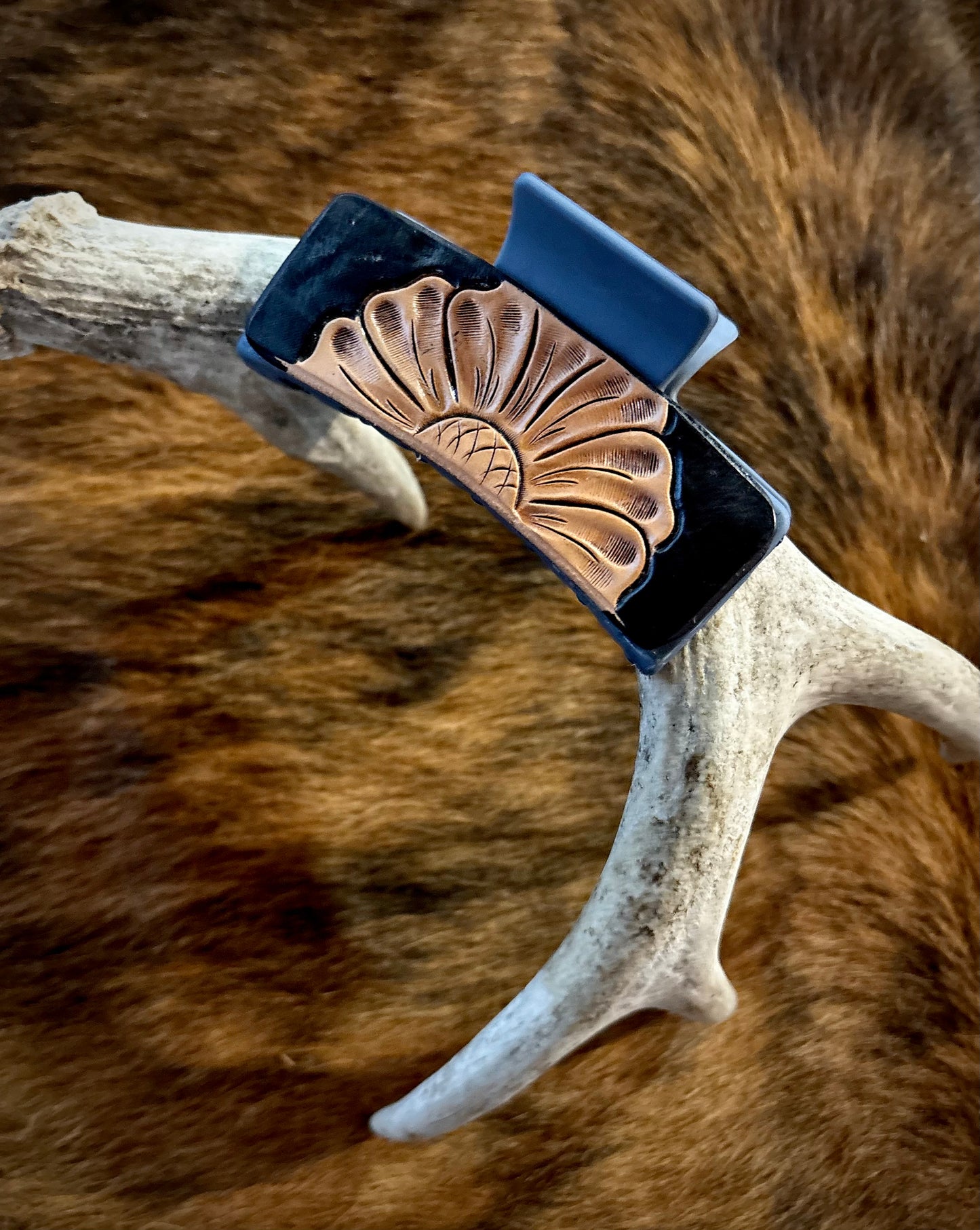 3.5" Leather Tooled Claw Clip