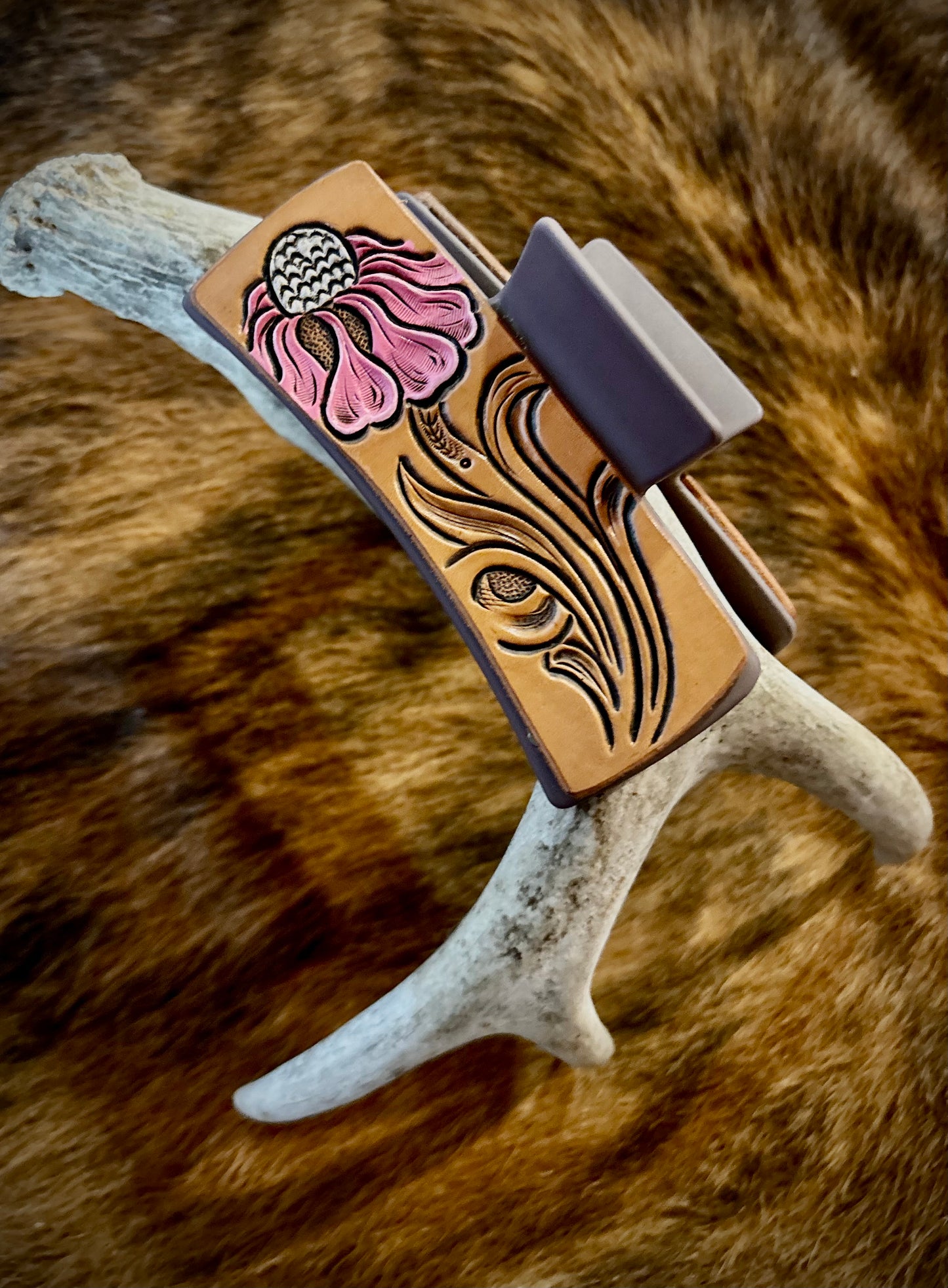 4" Leather Tooled Claw Clip